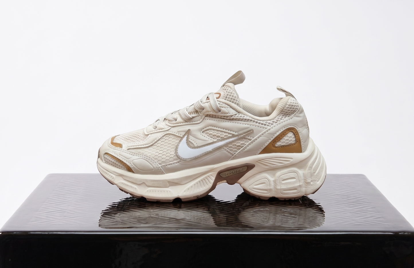Zapatilla Dama Nike V5K Run "Beige/Brown"