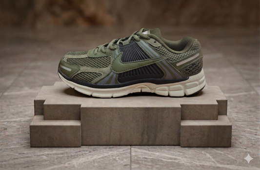 Zapatilla Caballero Nike Zoom Vomero 5 Marrón